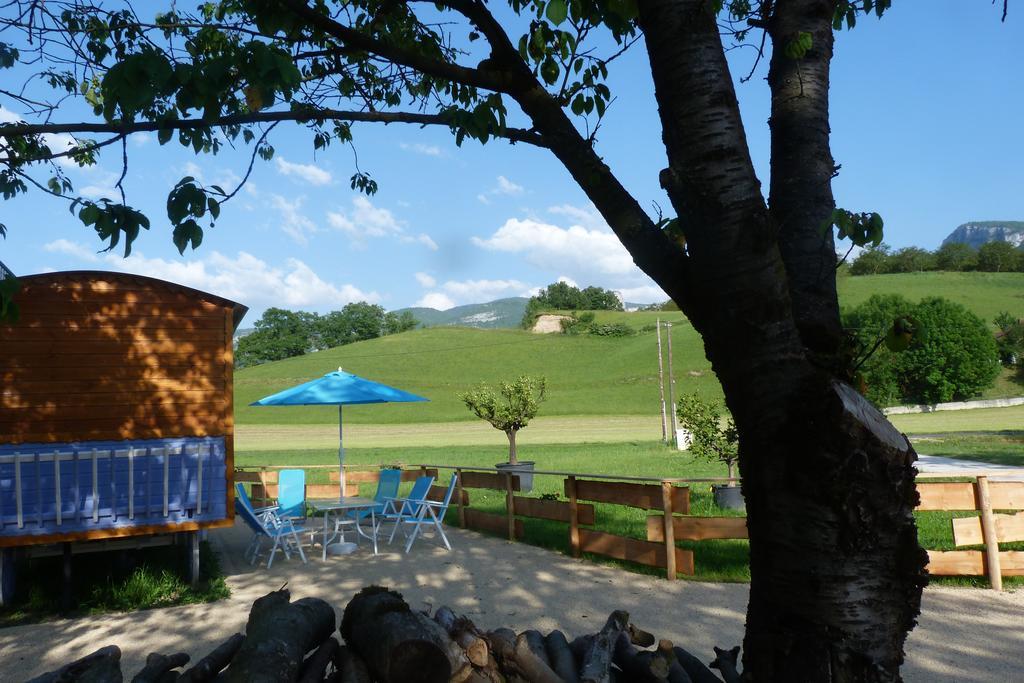 Roulottes Au Pied Du Vercors Saint-Jean-en-Royans Εξωτερικό φωτογραφία