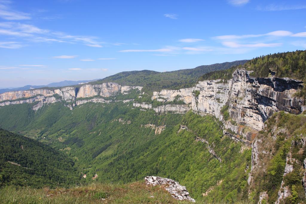 Roulottes Au Pied Du Vercors Saint-Jean-en-Royans Εξωτερικό φωτογραφία