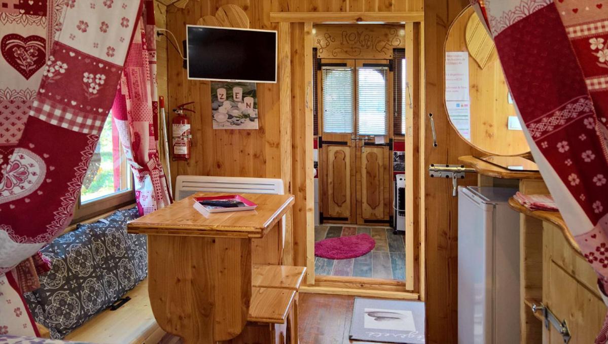 Roulottes Au Pied Du Vercors Saint-Jean-en-Royans Εξωτερικό φωτογραφία